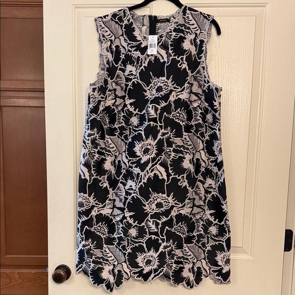 Natori Dresses & Skirts - Natori Black and Cream Floral Sleeveless Midi Dress - NWT